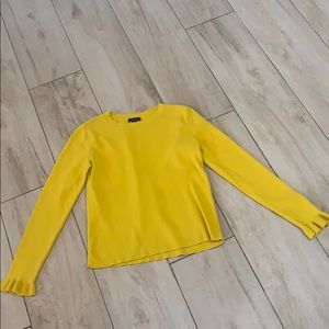 Halogen scalloped neck w/ sleeve detail in yellow
